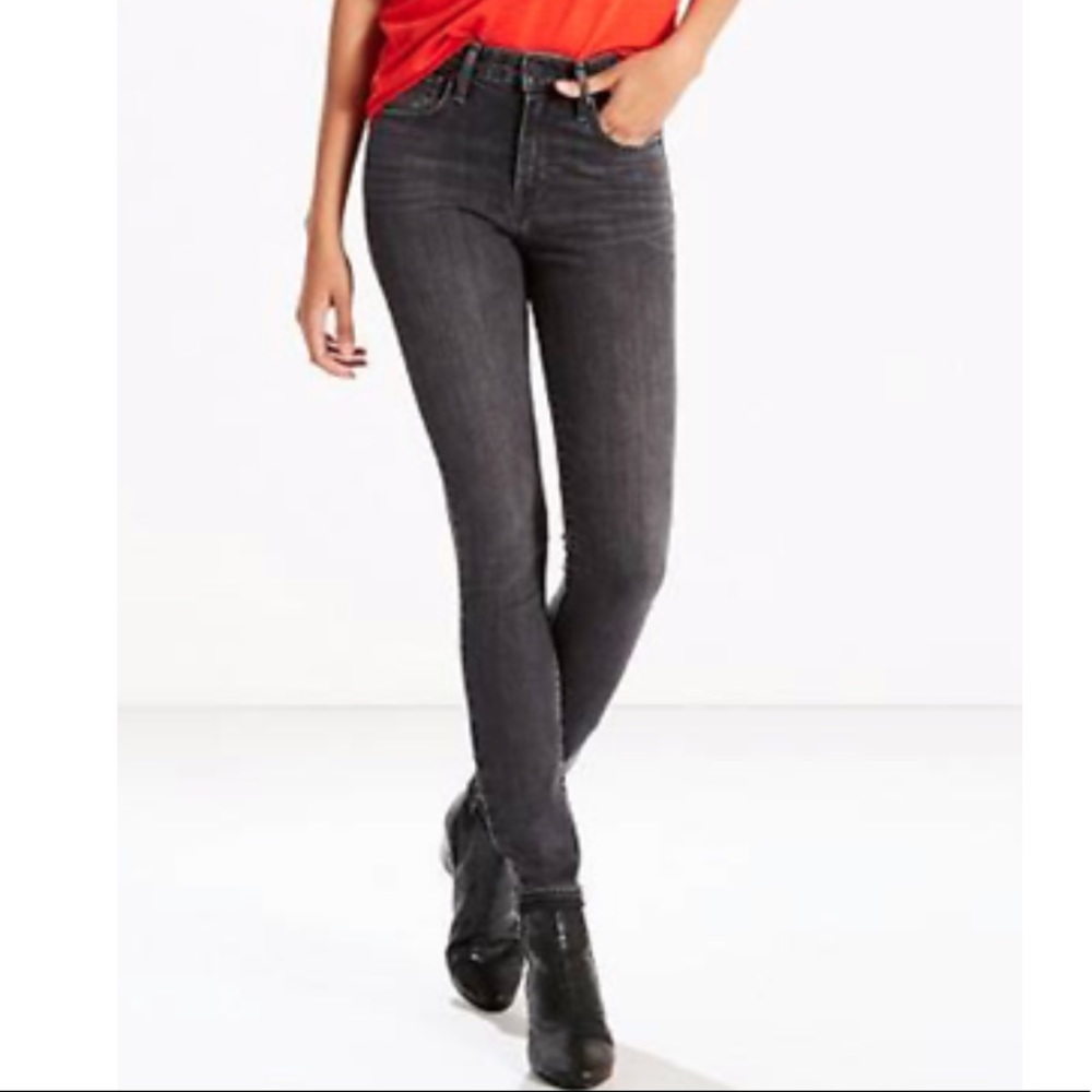 Levi’s 721 high rise skinny- high top black jeans